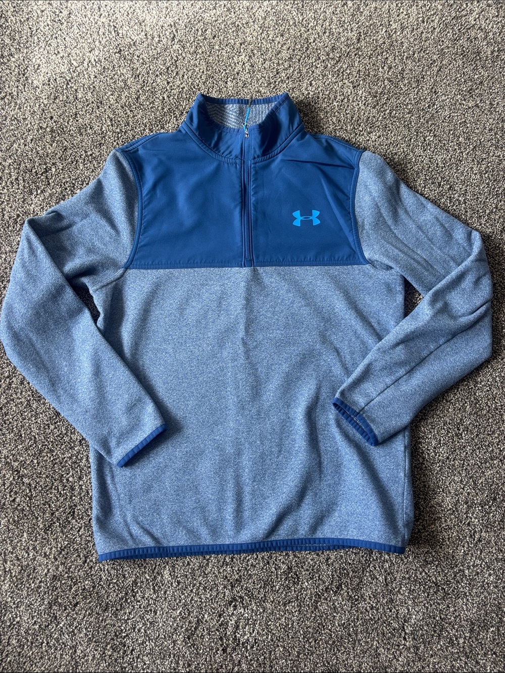 Like NEW! Under Armour Men's Blue 1/4 Zip Sweater Fleece- Size Small